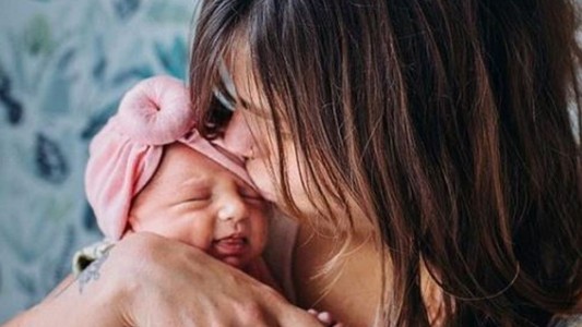 La mujer que mostró con orgullo sus estrías tras dos embarazos