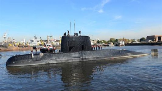 La Armada analiza si las siete llamadas salieron del submarino perdido