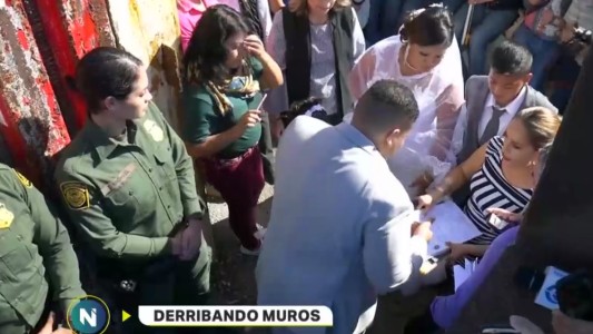 Una mexicana y un estadounidense se casaron a pesar del muro