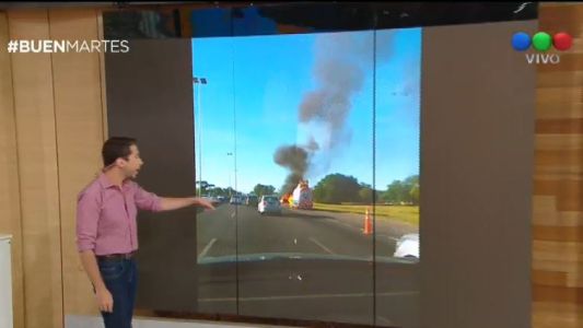 Se incendia en la autopista Ricchieri