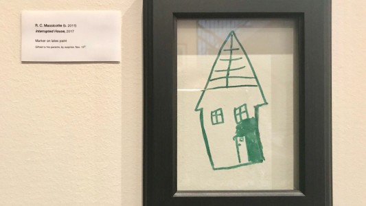 Su hijo pintó la pared y ella lo resolvió de esta manera