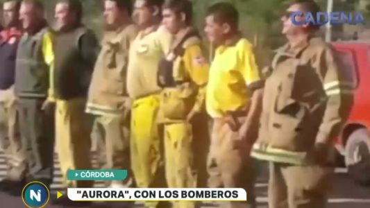 Córdoba: bomberos cantaron "Aurora" y emocionaron a todos