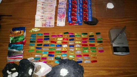 Estaba preso en su casa y vendía drogas