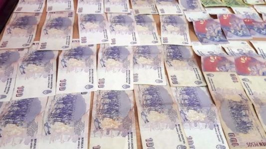 Invitó a un amigo a tomar algo y le terminó desvalijando la casa