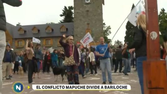 Bariloche: dos marchas opuestas a la misma hora en el Centro Cívico