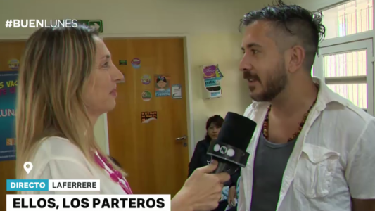 Cada vez más hombres eligen ser parteros, la profesión que les estuvo prohibida hasta 2001