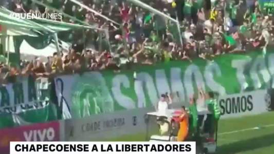 Chapecoense clasificó a la Libertadores y festejó con los sobrevivientes de la tragedia