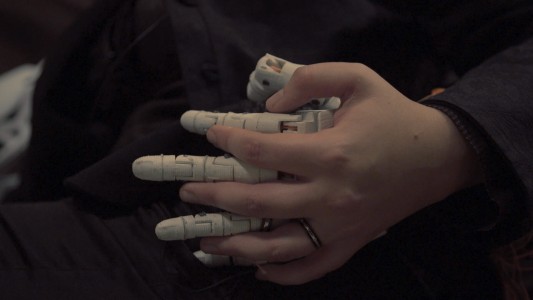 Desarrollan un robot para "escuchar problemas" de sus dueños y "consolarlos cuando lloren"