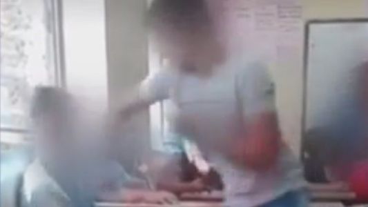 Un video escalofriante muestra una brutal golpiza en un colegio de Formosa
