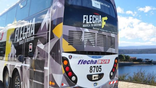 Un chofer iba conducir un micro de egresados y lo bajaron porque estaba borracho