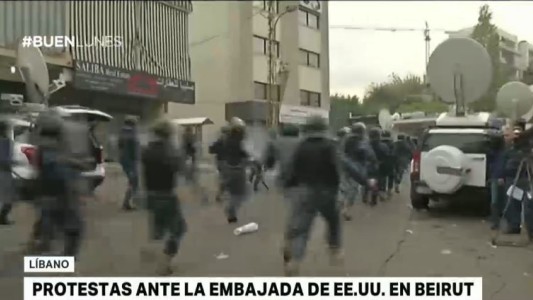 Protestas frente a la embajada de Estados Unidos en Beirut