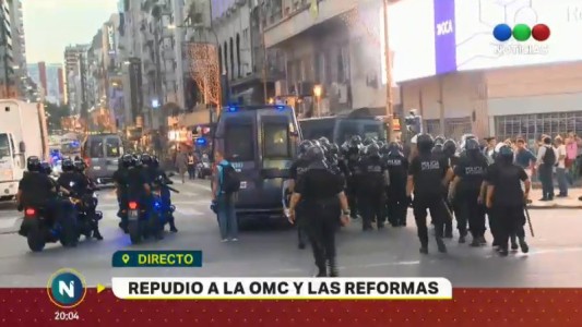 Incidentes en la marcha contra la cumbre de la OMC en el centro porteño