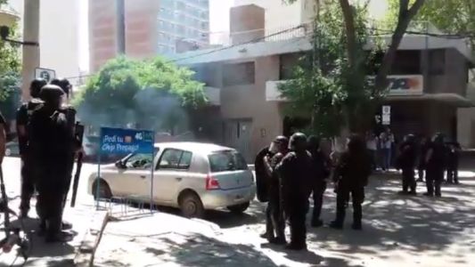 Fuerte choque entre estatales y la Policía en Neuquén