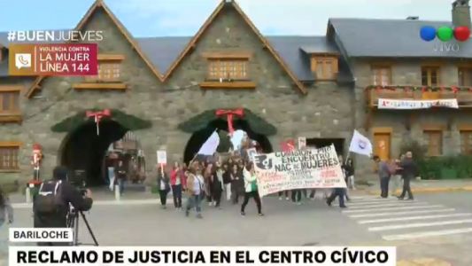 Reclamaron justicia por una joven salvajemente agredida en Bariloche