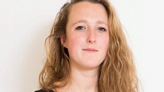 Una joven asegura que dejó a los hombres porque prefiere tener sexo con fantasmas