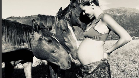 Las tiernas fotos de la China Suárez, embarazada de siete meses