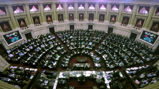 La reforma previsional se debate en la Cámara de Diputados desde hace más de dieciséis horas