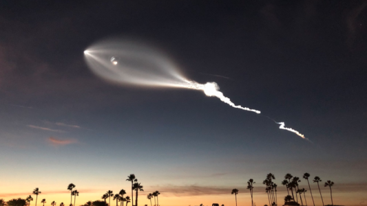Una extraña luz en el cielo causó desconcierto en California