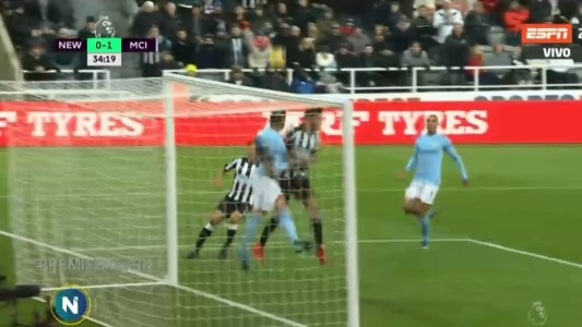 La salvada de Otamendi es la jugada del día