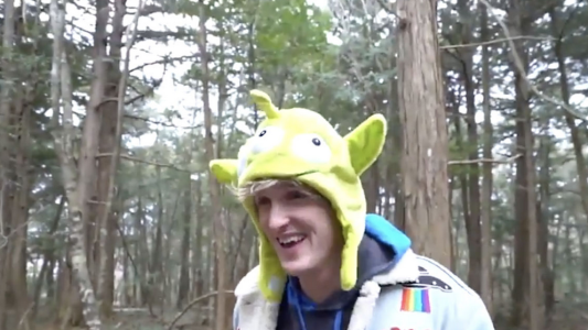 Enojo en redes con un youtuber que se grabó riendo frente a un cadáver
