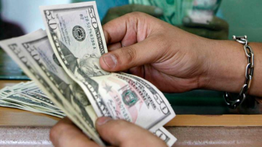 El dólar subió trece centavos y cerró en $ 19,34
