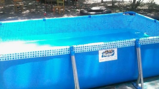 Horror en Córdoba: un bebé de 18 meses murió tras caer en una pileta pelopincho