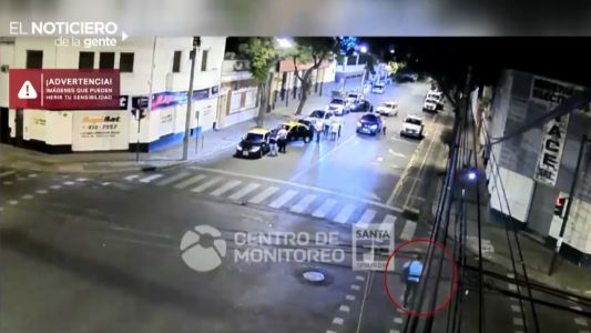 Video que indigna: evadió un control, atropelló a un peatón y se fugó