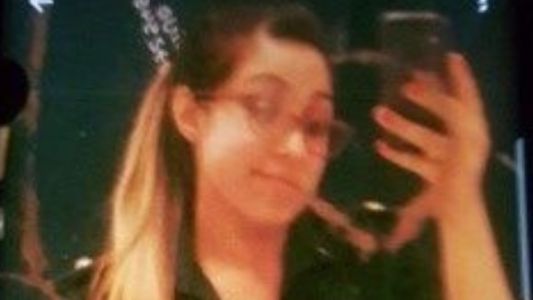Echaron a una policía de la Bonaerense por sacarse una foto hot con el uniforme