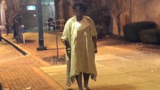 Polémica en EE.UU.: un hospital abandonó a una paciente en la calle y en una noche helada