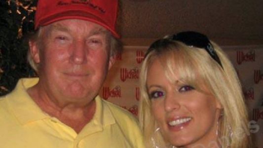 El abogado de Trump pagó 130.000 dólares a una actriz porno por su silencio sobre un encuentro sexual