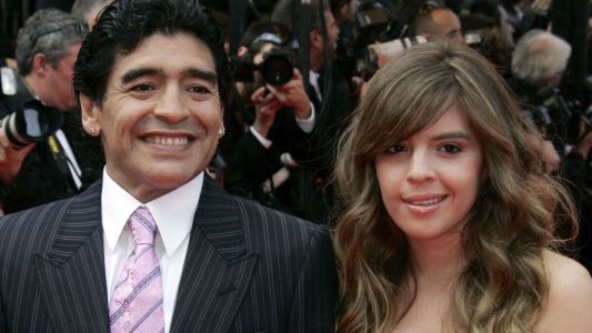 Maradona, recargado: "No va ser la primera novia que se case sin su padre"