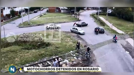 Robo y operativo en Rosario termina con la detención de dos motochorros