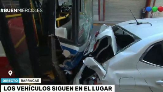 Colectivero dormido chocó a un camión y a un auto