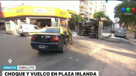 Choque y vuelco en Plaza Irlanda: tres heridos