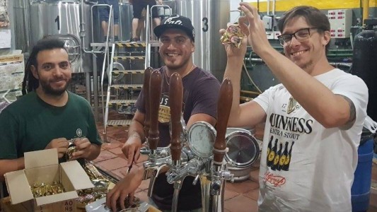 Insólito: crean una cerveza artesanal con gusto al alfajor "Capitán del Espacio"