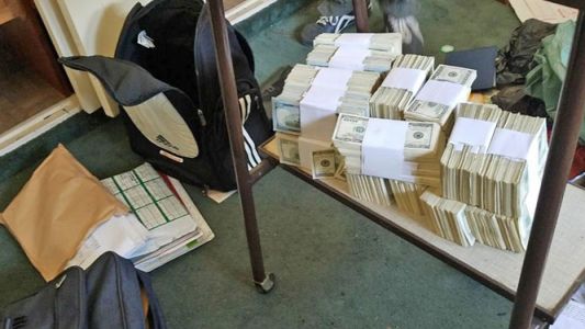 Desbarataron red que traficaba información en la AFIP y secuestraron bolsos llenos de dólares