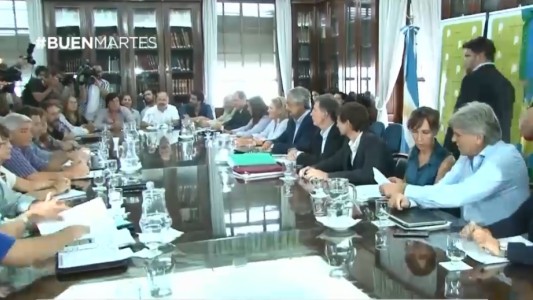 El Gobierno citó a los gremios docentes nacionales pero no discutirán salarios