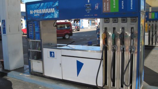 Nuevo aumento de precios en YPF: los combustibles subieron un 3,5%