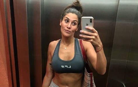Ivana Nadal festejó su primer millón en Instagram con chapuzón en microbikini