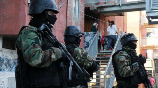 Investigan a un policía del Grupo Halcón que mató por la espalda a un joven que intentaba asaltarlo