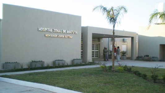 Golpeó brutalmente a sus hijos de 2 y 5 años porque le habían tirado el celular al agua
