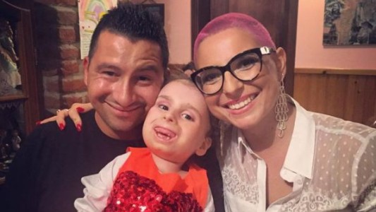 Murió la niña de piedra, la italiana de 8 años que sólo podía mover los ojos