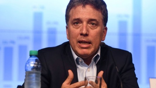 Nicolás Dujovne aseguró que la deuda "es perfectamente sostenible"