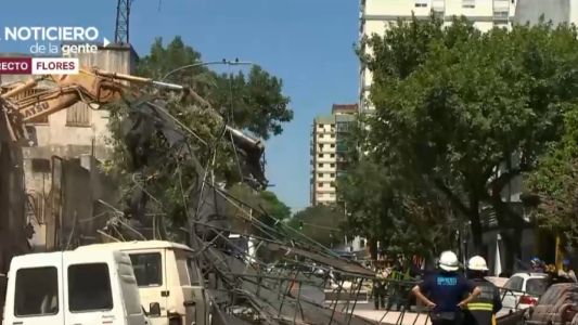 Se derrumbó una obra en construcción en Flores