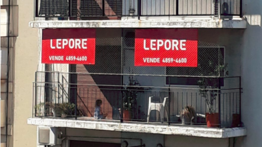 Denuncian que dejaron a una beba encerrada en un balcón como forma de castigo