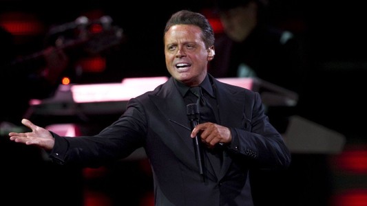 Luis Miguel sorprendió a sus fanáticas con "gestos obscenos" en pleno show