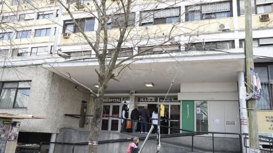 La Plata: se cortó la luz en medio de una operación y debieron terminarla con la luz de los celulares