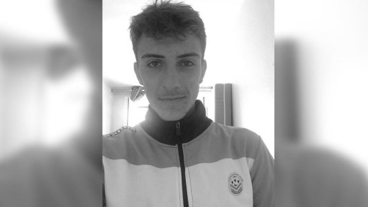 Tragedia en el fútbol francés: hallan muerto a un joven jugador del Tours FC