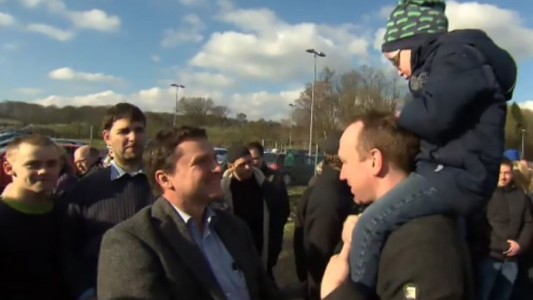 Cientos de trabajadores hacen horas extra para cubrir a un compañero que debía cuidar a su hijo con leucemia