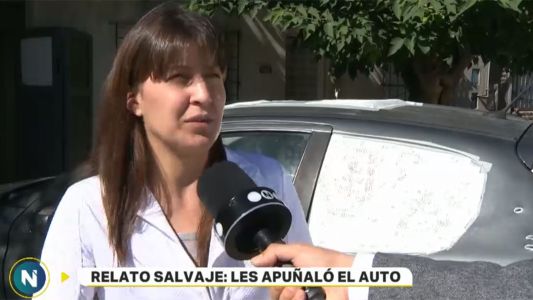 Destrozó a cuchillazos el auto de una familia por una discusión de tránsito